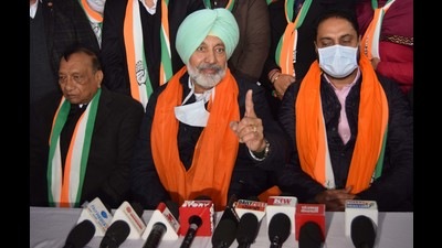 Sitting Congress MLA Balbir Singh Sidhu, who has won the seat three times in a row since 2007, is once again eyeing the ticket from Mohali. Leaders of almost all political parties are leaving no stone unturned to woo voters for the upcoming assembly polls. (HT Photo) Sitting Congress MLA Balbir Singh Sidhu, who has won the seat three times in a row since 2007, is once again eyeing the ticket from Mohali. Leaders of almost all political parties are leaving no stone unturned to woo voters for the upcoming assembly polls. (HT Photo)