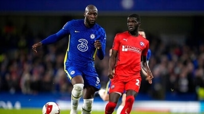 Chelsea's Romelu Lukaku, left, duels for the ball with Chesterfield's Saidou Khan during the English FA Cup third round soccer match between Chelsea and Chesterfield at Stamford Bridge. (AP) Chelsea's Romelu Lukaku, left, duels for the ball with Chesterfield's Saidou Khan during the English FA Cup third round soccer match between Chelsea and Chesterfield at Stamford Bridge. (AP)