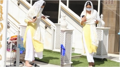 Rakul Preet Singh celebrated the auspicious occasion of Guru Gobind Singh Jayanti today, January 9, by visiting a Gurudwara in Mumbai. Shutterbugs captured the actor coming out of the Gurudwara after offering her prayers and seeking blessings. The birth anniversary of Guru Gobind Singh Ji is observed with much pomp around the world by the devotees. (HT Photo/Varinder Chawla) Rakul Preet Singh celebrated the auspicious occasion of Guru Gobind Singh Jayanti today, January 9, by visiting a Gurudwara in Mumbai. Shutterbugs captured the actor coming out of the Gurudwara after offering her prayers and seeking blessings. The birth anniversary of Guru Gobind Singh Ji is observed with much pomp around the world by the devotees. (HT Photo/Varinder Chawla)