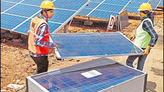 While India keeps its promise of cleaning up its power sector and pushing RE, the West also has to keep its part of the promise of providing adequate funding and technology to accelerate the pace of change and combat the climate crisis. (HT FILE PHOTO)