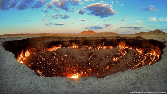 Turkmenistan wants to close 'Gates of Hell' gas crater(Alexander Vershinin/AP/picture alliance )