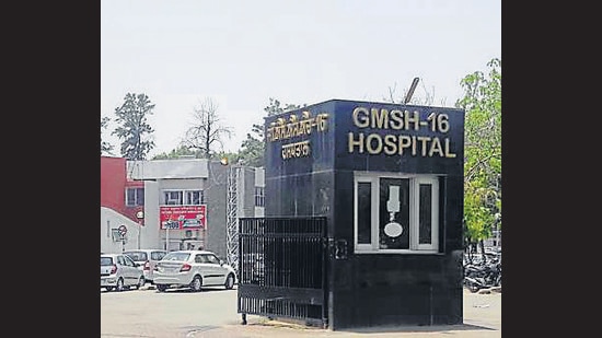 The security guards at GMSH-16, Chandigarh, managed to douse the flames with fire extinguishers and no damage to the oxygen plant was reported. (HT File)