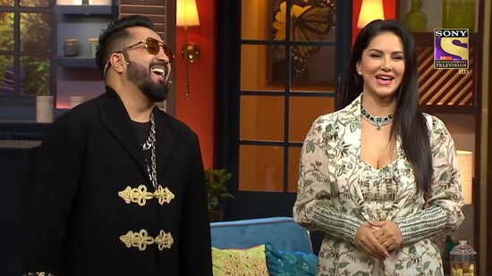 Mika Singh and Sunny Leone on The Kapil Sharma Show.