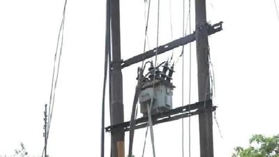The Amritsar man was electrocuted to death, as he was removing a political hoarding, which accidentally touched overhead high-tension wires. (HT FILE PHOTO) The Amritsar man was electrocuted to death, as he was removing a political hoarding, which accidentally touched overhead high-tension wires. (HT FILE PHOTO)