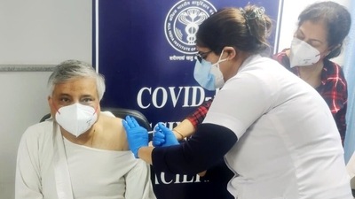AIIMS Director Randeep Singh Guleria takes 'precautionary dose' of COVID-19 vaccine, in New Delhi on Monday (ANI) AIIMS Director Randeep Singh Guleria takes 'precautionary dose' of COVID-19 vaccine, in New Delhi on Monday (ANI)