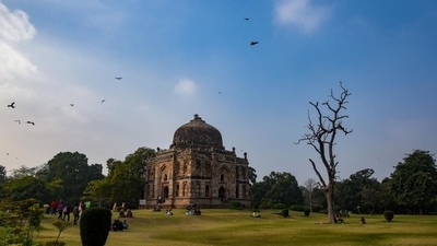 Shish Gumbad in Lodhi Garden on Monday, as the city recorded an AQI of 151 (in the ‘moderate’ range). (Amal KS/HT Photo) Shish Gumbad in Lodhi Garden on Monday, as the city recorded an AQI of 151 (in the ‘moderate’ range). (Amal KS/HT Photo)
