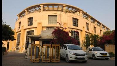 The canteen is located on the second floor of the MCG’s Sector 34 office, next to its engineering wing. (HT archive)
