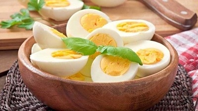 As daily Covid cases in India are all set to touch the 2 lakh mark, it is important to take care of your diet and include foods that can boost immunity. Eggs, a powerhouse of quality protein and one of the most nutrient-dense natural food sources can be the perfect addition to your diet during these times. Besides, eggs can also improve your brain health, lower risk of heart disease, aid in weight loss and great for eyesight. Nutritionist Pooja Makhija in her latest Instagram post shares other health benefits of eating eggs. (Shutterstock) As daily Covid cases in India are all set to touch the 2 lakh mark, it is important to take care of your diet and include foods that can boost immunity. Eggs, a powerhouse of quality protein and one of the most nutrient-dense natural food sources can be the perfect addition to your diet during these times. Besides, eggs can also improve your brain health, lower risk of heart disease, aid in weight loss and great for eyesight. Nutritionist Pooja Makhija in her latest Instagram post shares other health benefits of eating eggs. (Shutterstock)