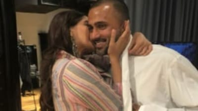 Sonam Kapoor shares picture with Anand Ahuja. (Instagram)