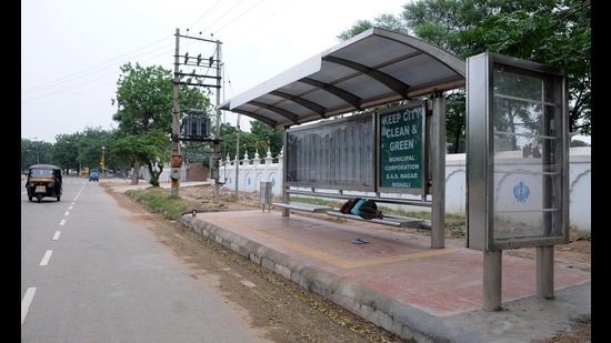 The contract of the private company that had constructed the 33 bus shelters in Mohali is valid till March 25. (HT FIle)