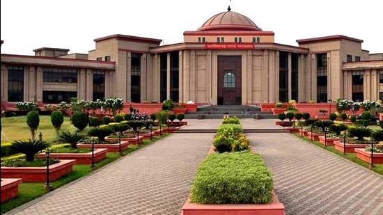 A single judge bench of the Chhattisgarh high court has cancelled the FIR against ex-bureaucrat Aman Singh and his wife, ruling that the FIR registered by the Chhattisgarh‘s EOW did not disclose any offence (Photo:Chhattisgarh high court) A single judge bench of the Chhattisgarh high court has cancelled the FIR against ex-bureaucrat Aman Singh and his wife, ruling that the FIR registered by the Chhattisgarh‘s EOW did not disclose any offence (Photo:Chhattisgarh high court)