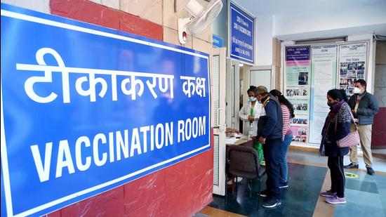 People register for 'precautionary’ doses of Covid-19 vaccine at RML Hospital in New Delhi on Monday. (ANI)