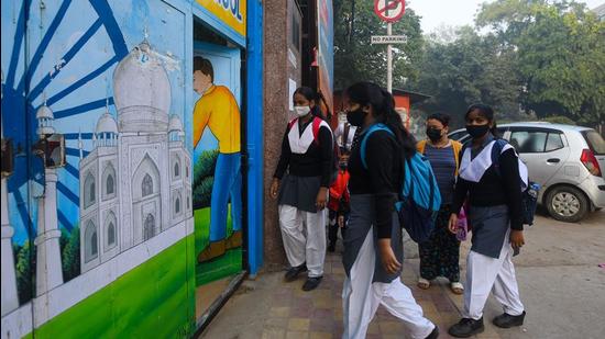 Ludhiana education officer, Secondary, Lakhvir Singh Samra said that the schools have been strictly asked to adhere with the orders released by the deputy commissioner ahead of assembly elections. The poll code came into force on January 8. (Representative Photo/HT Files)