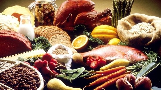 1. Eat more whole foods – The easiest way to start a healthy year is to make a conscious effort to fill your plate every time with more whole foods (like vegetables, fruits, whole grains, legumes, nuts, seeds & pure protein sources) and less processed foods(like bread, cheese, processed meats & pre-made frozen meals). (Pixabay)