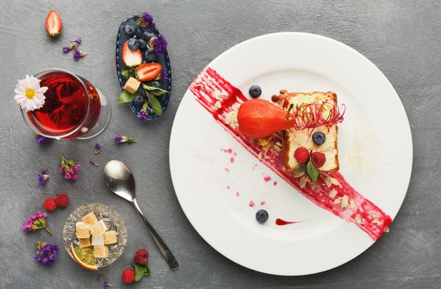 Plated desserts have several components such as mousses, ice creams and sorbets and many others (Photo: Shutterstock) Plated desserts have several components such as mousses, ice creams and sorbets and many others (Photo: Shutterstock)