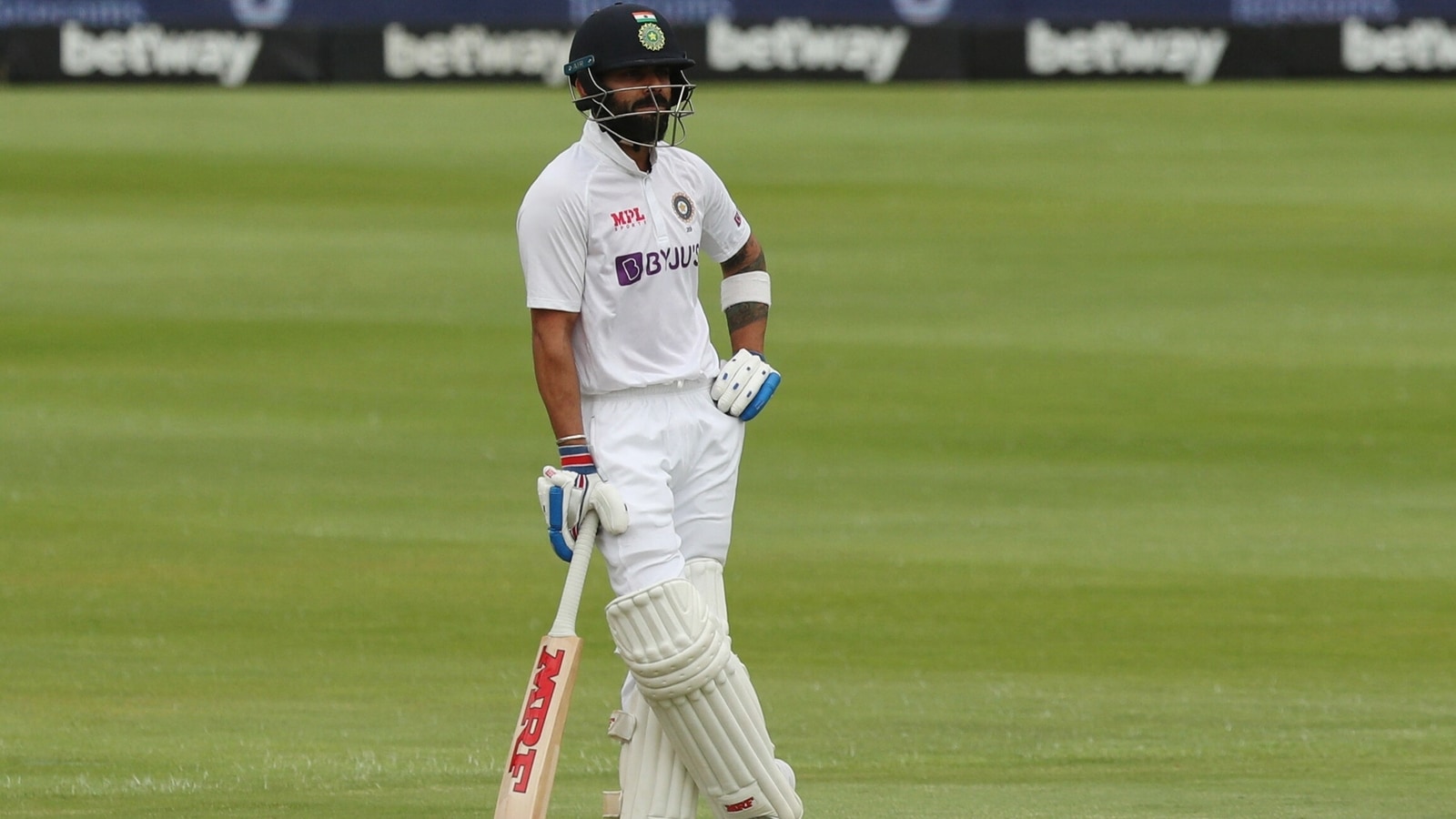 Cricket Fraternity Hail Kohli s Lone Battle Against SA In Series 
