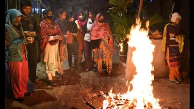The owners of banquet halls and palaces in Ludhiana said the residents are cancelling the Lohri events, as these events are mostly held at night with residents lighting up bonfire, but night curfew and other Covid curbs is set to dampen the spirits. (HT File/Representational image) The owners of banquet halls and palaces in Ludhiana said the residents are cancelling the Lohri events, as these events are mostly held at night with residents lighting up bonfire, but night curfew and other Covid curbs is set to dampen the spirits. (HT File/Representational image)