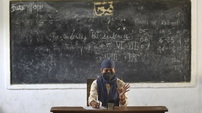 While 1,300 teachers will be recruited for Classes I to V, nearly 2,000 teachers will be taken in for Classes VI to VIII. (Sunil Ghosh / HT Photo)