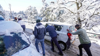Normal life in tribal districts Lahaul-Spiti, Kinnaur and Pangi, and Bharmour of Chamba district was thrown out of gear due to snowfall. (PTI)