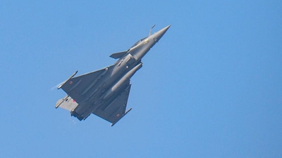 IAF's Rafale jet fighter doing the vertical Charlie maneuver on 2021 Republic Day. IAF's Rafale jet fighter doing the vertical Charlie maneuver on 2021 Republic Day.