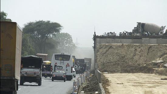 The NHAI had planned the greenfield alignment from IT Chowk (PR-7) near the Chandigarh International Airport to the Kurali-Chandigarh road in Mohali. (HT/Representative image)