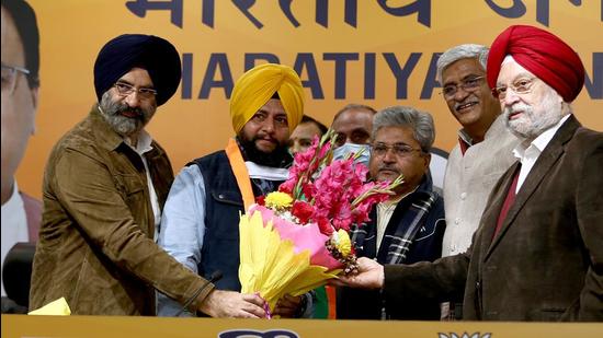 Big jolt to YAD as Gurdeep Singh Gosha jumps ship, joins BJP - Hindustan  Times