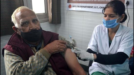 As on Tuesday evening, Chandigarh has 3,924 active cases, Mohali has 3,788 and Panchkula has 1,903 people infected with Covid. (HT Photo)