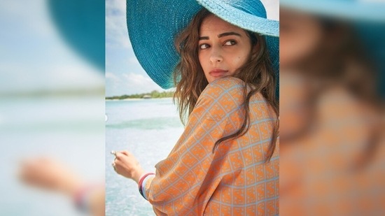 imgonline com ua FrameBlurred HR93ysmhhcj 1641886755487 1641886767824 The highlight was the big folded sun hat which completed her beach look.(Instagram/@ananyapanday)