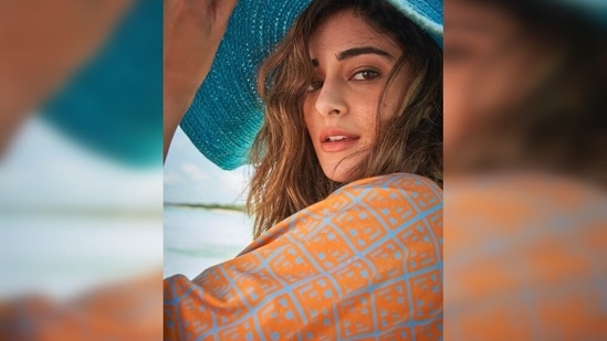 imgonline com ua FrameBlurred OhQRQIGVyVvUGP1 1641886755483 1641886779885 Ananya Panday gave some candid shots for the camera in a printed orange and blue comfy top by Falguni Shane Peacock.(Instagram/@ananyapanday)