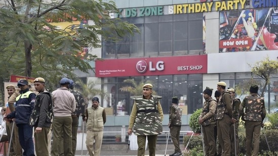 Which firms are allowed to call employees to office? The exempted category of private offices includes those companies engaged in essential services, like private banks, media, insurance and mediclaim companies, pharmaceutical company offices, etc. Government offices in the city are currently working with 50 per cent attendance.(HT Photo/Sanjeev Verma)
