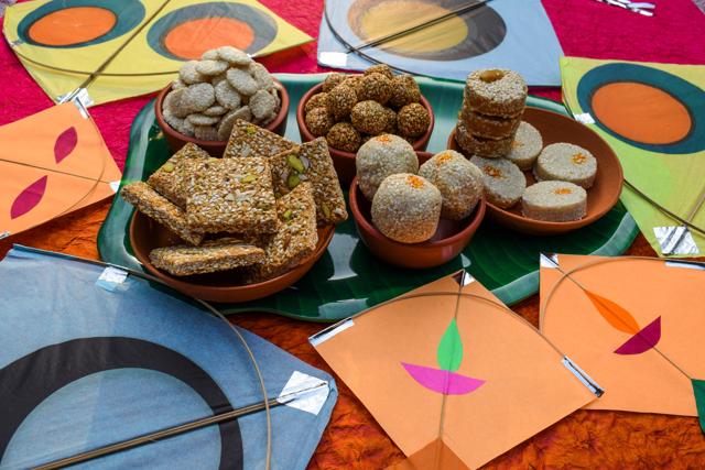 Rewri, Tilgul, Til ke laddu, Til Bhugga, Chikki, Til baati are prepared with jaggery and sesame seeds. (Shutterstock) Rewri, Tilgul, Til ke laddu, Til Bhugga, Chikki, Til baati are prepared with jaggery and sesame seeds. (Shutterstock)