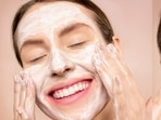Tea tree oil face wash helps control excess oil production and results in blemish-free skin. &nbsp;