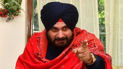 In another tweet, Sidhu said the resurrection of Punjab is a serious issue as the lives of three crores Punjabis depend on it. (HT photo) In another tweet, Sidhu said the resurrection of Punjab is a serious issue as the lives of three crores Punjabis depend on it. (HT photo)