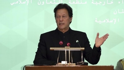 Pakistan Prime Minister Imran Khan on Tuesday reportedly said Pakistan's economic condition is better than India. Pakistan Prime Minister Imran Khan on Tuesday reportedly said Pakistan's economic condition is better than India. 