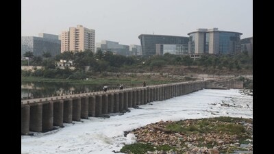 The irrigation department has not been lifting water from Mundhwa Jackwell for agriculture purpose (Shankar Narayan/HT PHOTO) The irrigation department has not been lifting water from Mundhwa Jackwell for agriculture purpose (Shankar Narayan/HT PHOTO)
