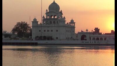 People from Punjab and other states come to Muktsar to take a holy dip in the sarovar of Gurdwara Darbar Sahib on Maghi. People from Punjab and other states come to Muktsar to take a holy dip in the sarovar of Gurdwara Darbar Sahib on Maghi.