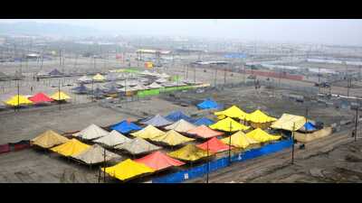 Those having latest negative RT-PCR reports are only being granted entry into the Magh mela area in Prayagraj. (HT FILE)