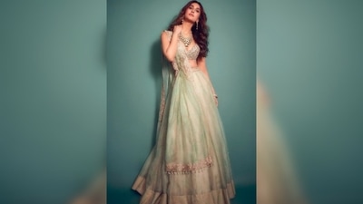 Vaani Kapoor earlier set the internet ablaze when she posed in an embellished rose gold lehenga by Arpita Mehta. (Instagram/@vaanikapoor) Vaani Kapoor earlier set the internet ablaze when she posed in an embellished rose gold lehenga by Arpita Mehta. (Instagram/@vaanikapoor)