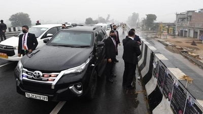Prime Minister Narendra Modi's convoy was stuck on a flyover for 15-20 minutes in Punjab last week. Prime Minister Narendra Modi's convoy was stuck on a flyover for 15-20 minutes in Punjab last week.