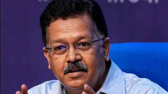 Union health secretary Rajesh Bhushan directed all states and Union territories to ensure all the health facilities have adequate inventory of oxygen cylinders along with back-up stocks and robust refilling systems. (PTI)