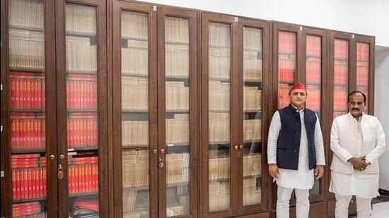 Dara Singh Chauhan, who resigned as an Uttar Pradesh minister on Wednesday, with Samajwadi Party chief Akhilesh Yadav. (PTI PHOTO)