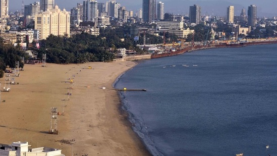 A deserted view of beach amid restrictions imposed due to rising Covid-19 cases, in Mumbai on Wednesday.&nbsp;(Nitin Lawate)