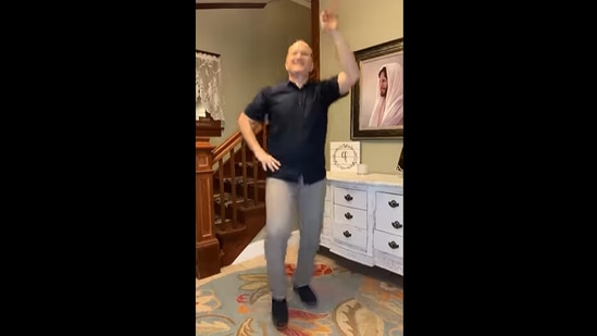 ‘Dancing Dad’ Ricky Pond from the US grooving to Badshah's Sajna from Say Yes To The Dress.&nbsp;(instagram/@ricky.pond)