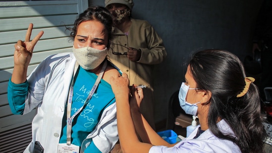 A government official said that the door-to-door vaccination will start soon so that more people can be vaccinated.(PTI)