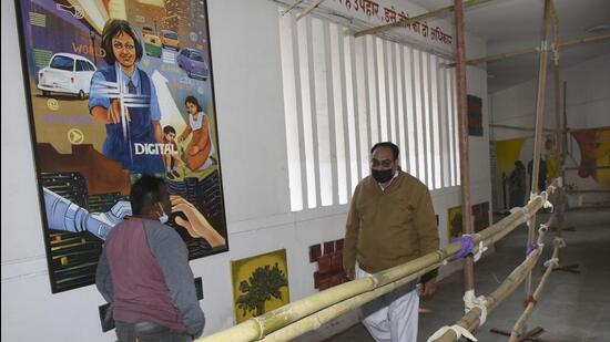 Voting for the 2022 Uttar Pradesh assembly polls will be held in seven phases, starting February 10. (Sakib Ali /HT)