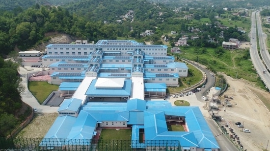 The campus is currently under sanitisation, IIT Jammu said and Covid-19 tests are being conducted periodically.(Twitter) The campus is currently under sanitisation, IIT Jammu said and Covid-19 tests are being conducted periodically.(Twitter)