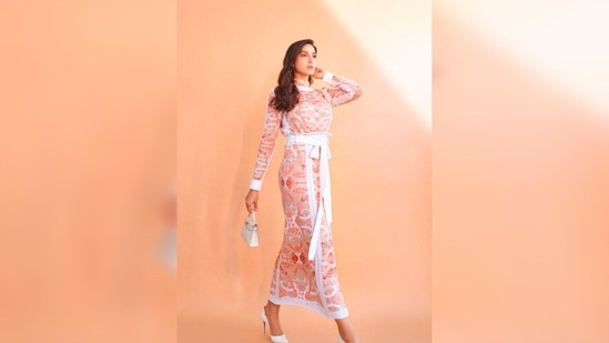 Nora Fatehi's outfit has been designed by the London-based designer label Apujan.(Instagram/@manekaharisinghani)