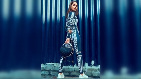 Manushi Chhillar had earlier shared photos in a blue Dior activewear and made her fans go gaga.(Instagram/@vandafashionagency)
