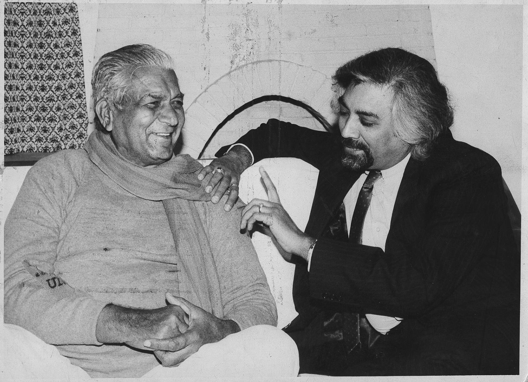Sam Pitroda with Chaudhary Devi Lal, then Chief Minister of Haryana, on 11 February, 1998. (HT Photo)