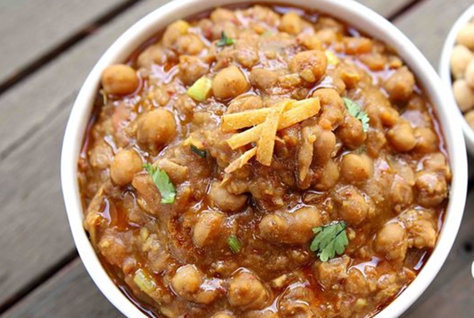Enjoy it with bhature or puri(Pinterest)